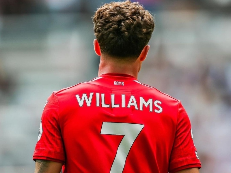 Neco Williams - Từ Wrexham Đến Đỉnh Cao Bóng Đá