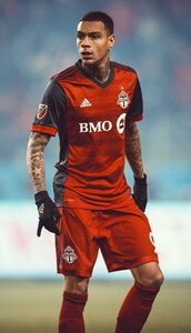 Gregory van der Wiel football render - FootyRenders