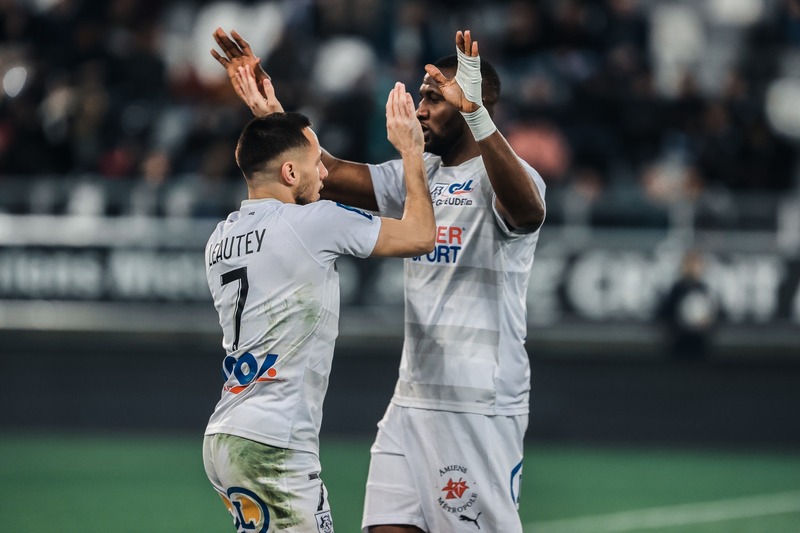Amiens SC 1-0 Pau FC :: Photos :: soccerzz.com
