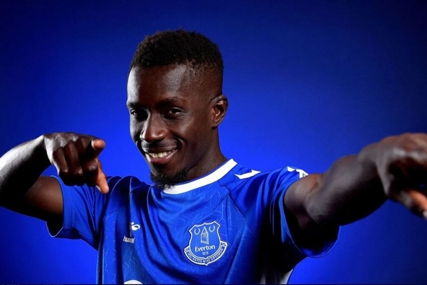 Idrissa Gueye Signs New Deal with Everton
