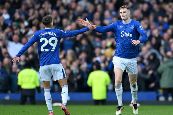 Everton and West Ham Battle to a Stalemate in Premier League Showdown