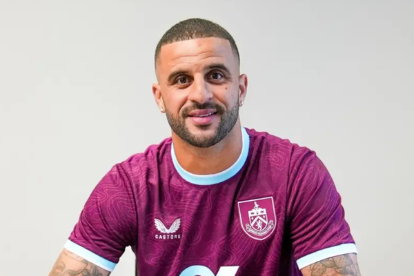 Kyle Walker Completes Transfer to Burnley