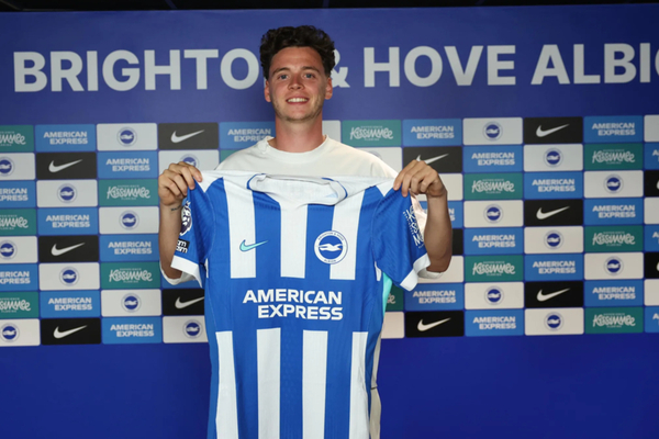 Brighton Strengthens Defense with Maxim de Cuyper