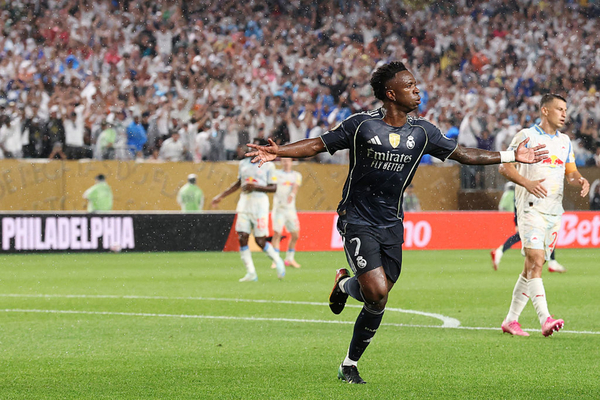 Vincius Ends Drought, Real Madrid Defeats Salzburg and Secures Group Leadership