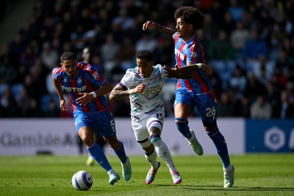 Crystal Palace and Bournemouth Share Points in Goalless Draw