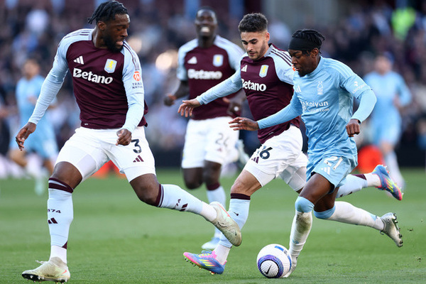 Aston Villa Triumphs Over Nottingham Forest in Premier League Clash