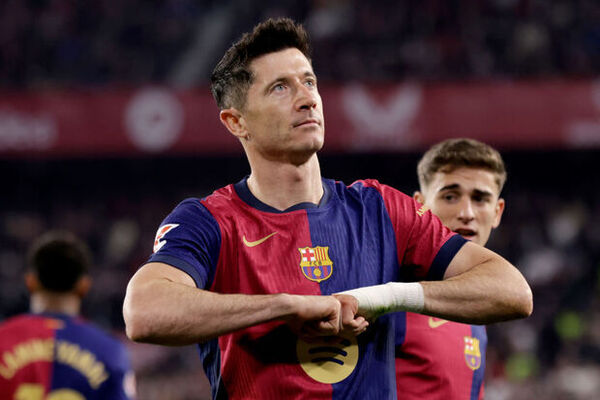 Barcelona Delivers Stunning Performance Against Sevilla: Highlights and Analysis