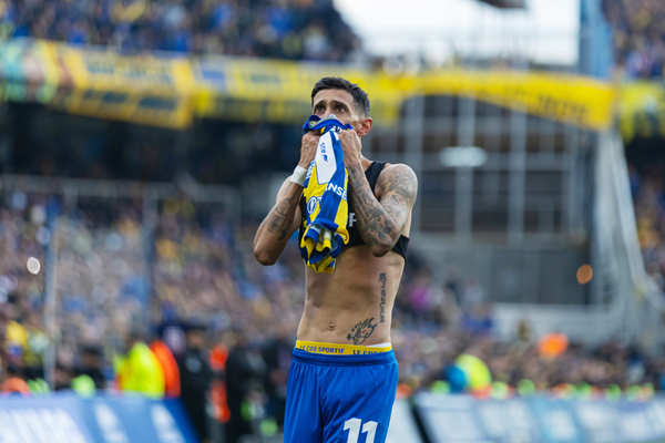 Tears, Goals, and an Injury: Di Mara's Bittersweet Debut in His Return to Rosario