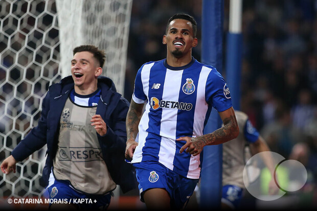 FC Porto defeat Arsenal :: soccerzz.com